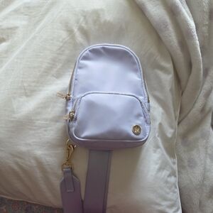 Lululemon Everywhere Sling Bag